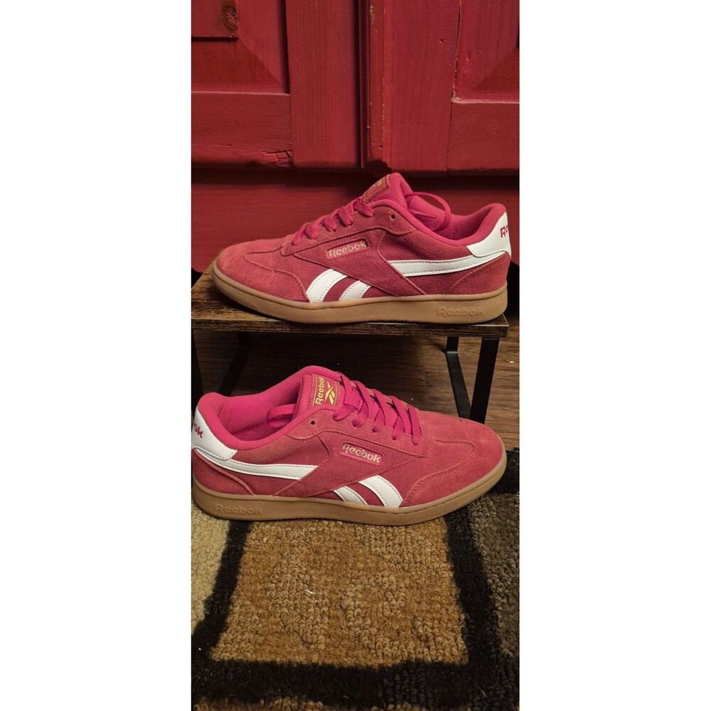 Reebok Forte Size 8.5 Lounger Red White Suede Gum Sole Sneakers Shoes EUC